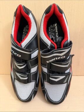 W9.5 Venzo Cycling Shoes in Black, Gray & Red